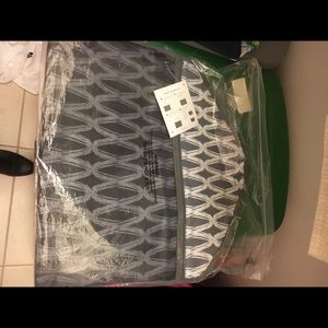 Thirty one close carrier